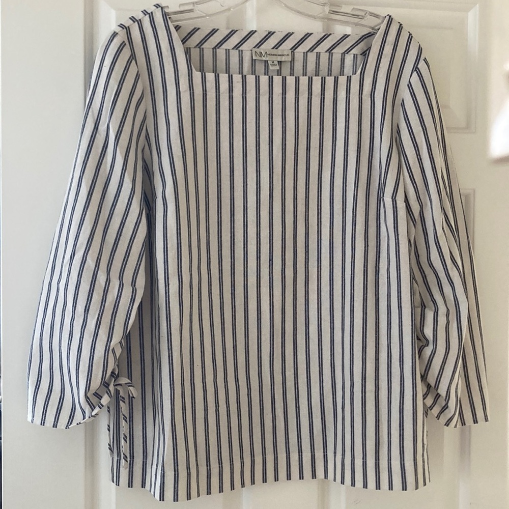 Blue and White stripped linen top with rouched draw string 3/4 sleeves.